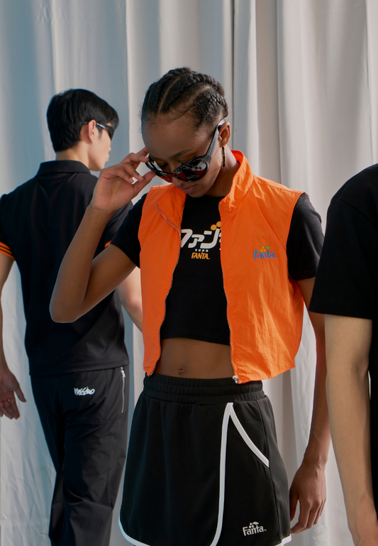 Mossimo Maila Black Fanta Vintage Cropped Fit Tee