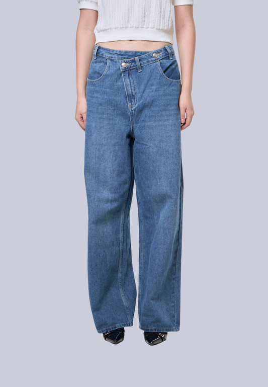 Mossimo Evelina Light Blue Straight Loose Mid Asymmetrical Jeans