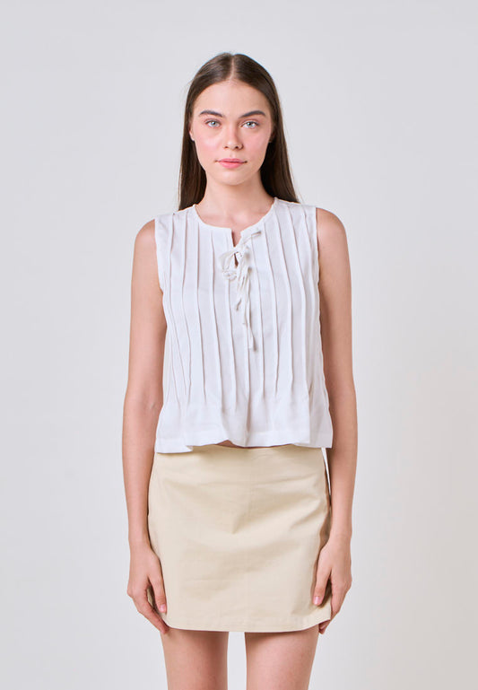 Mossimo Ariana White Classic Pleated Top