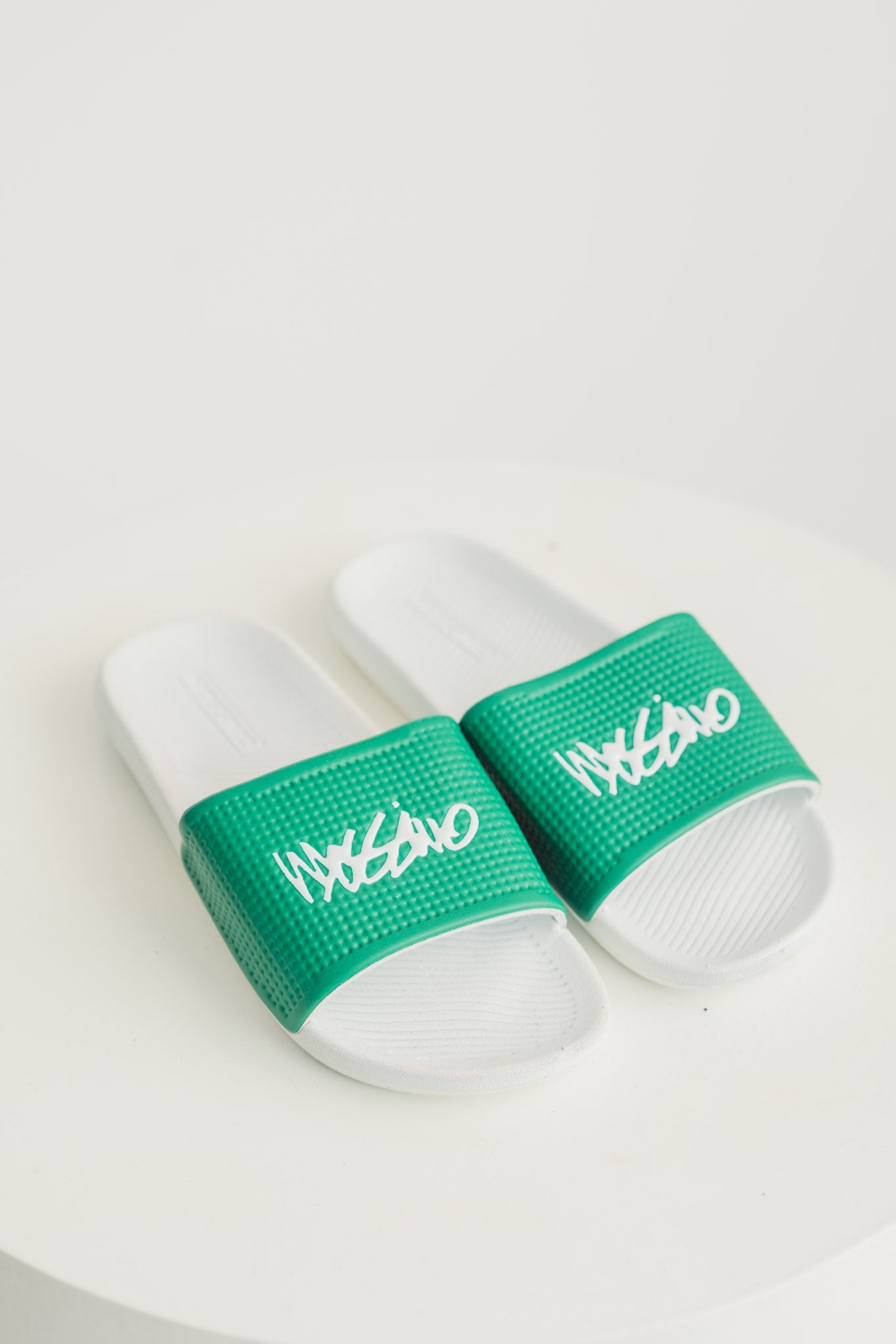 Mossimo slides hot sale
