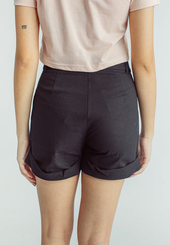 Charisse Black Regular Fit Pleated Shorts - Mossimo PH