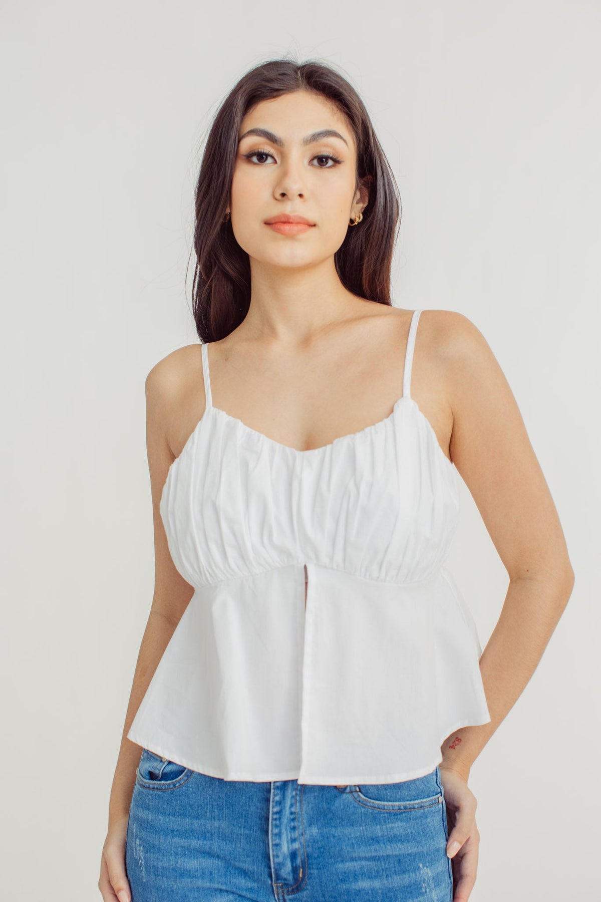 Karlyn White Runched Bodice with Front Slit Fashion Top – Mossimo PH