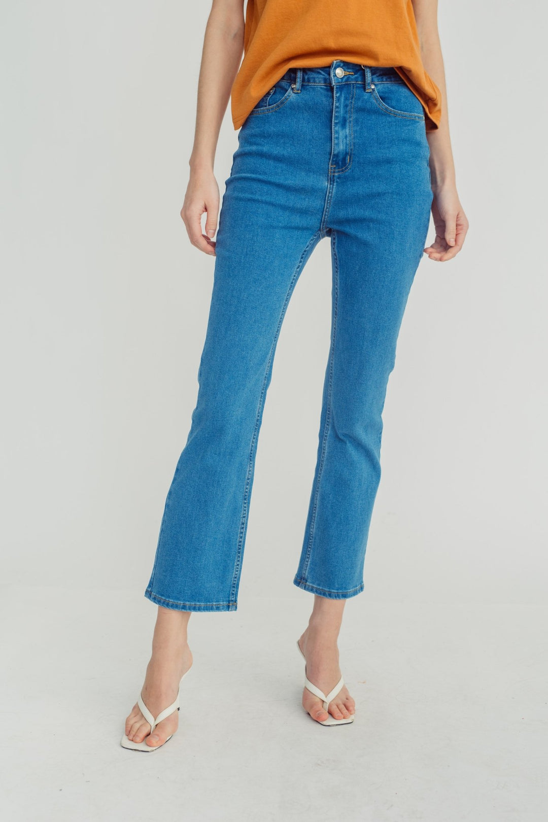 Medium Blue Women's Slim Flared High Five Pocket Jeans - Mossimo PH