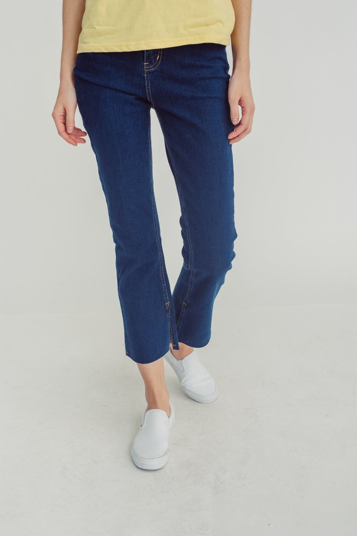 Semi Flared High Split Hem Jeans - Mossimo PH